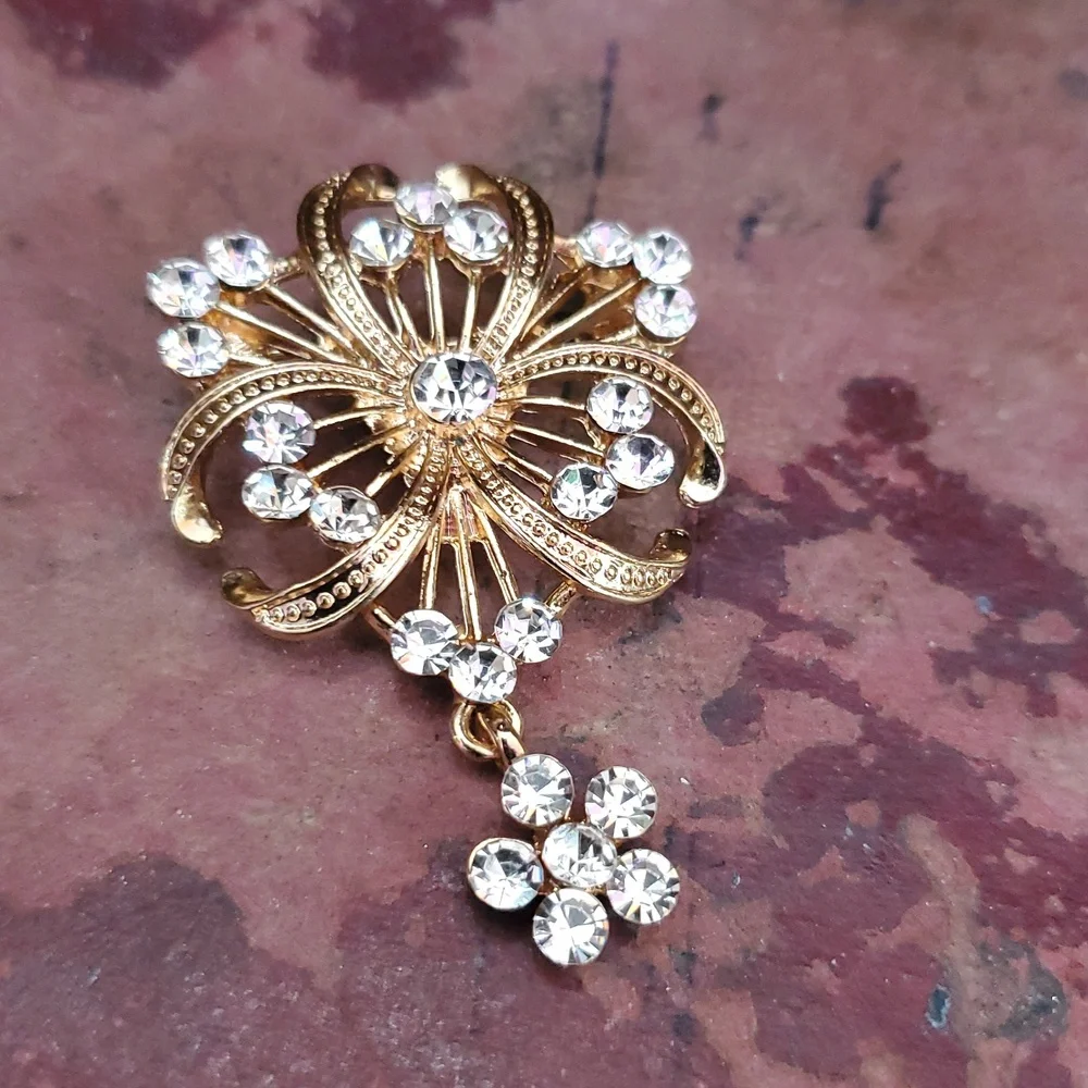 Gold Rhinestone Brooch DZ